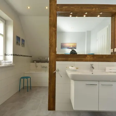 Appartement Ruegen With Sauna And Garden *